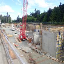 Crane for concrete formwork installation